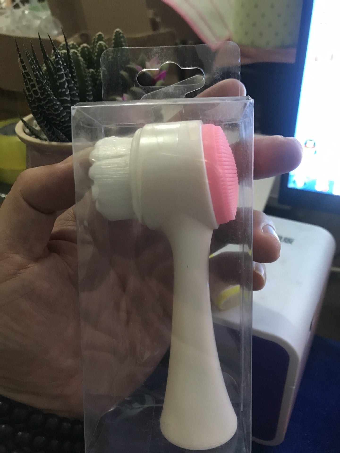 Facial Cleansing Brush for Deep Pore Purification