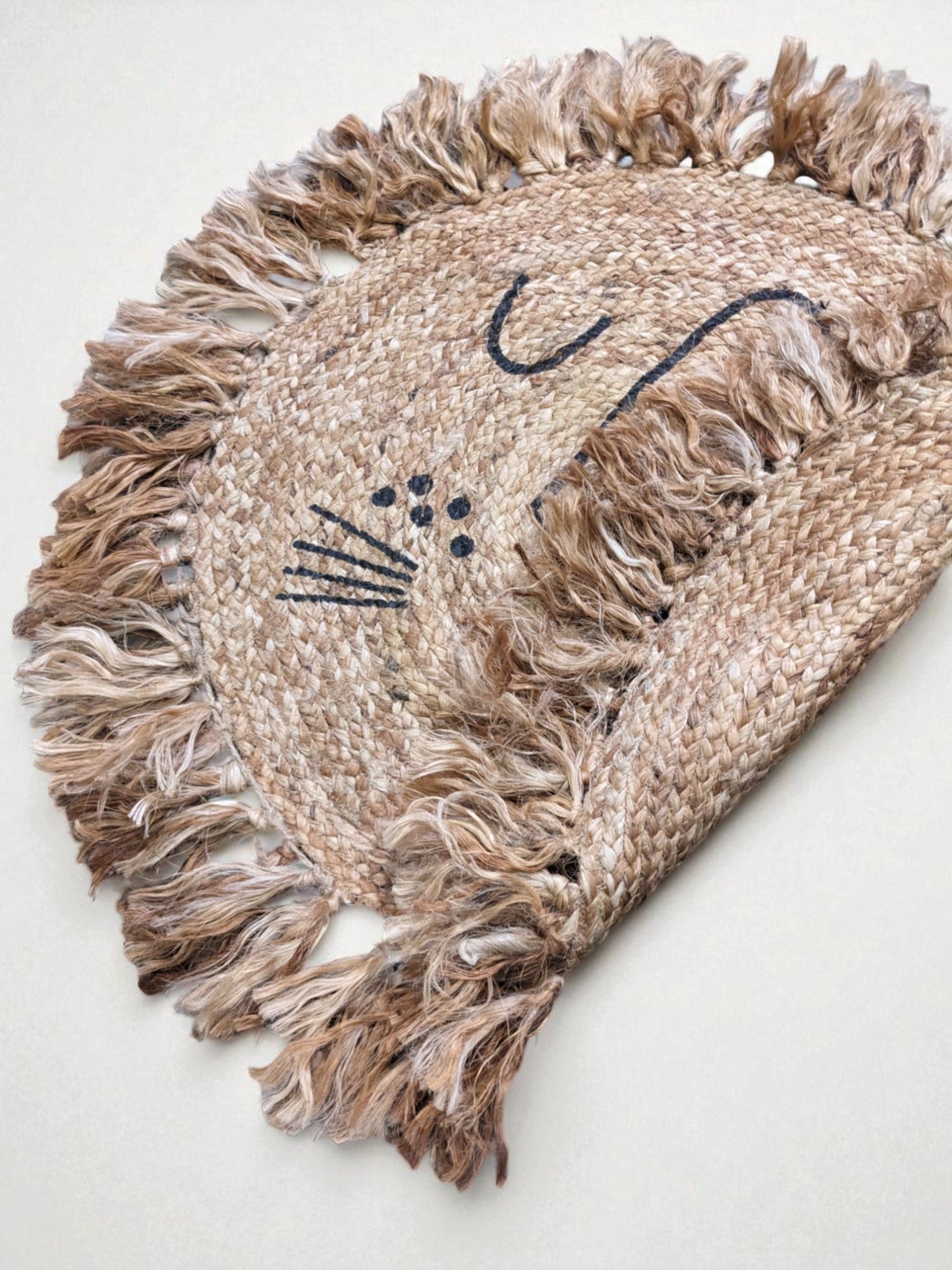 Lion Natural Round Jute Rug - 67 x 67 cm-4