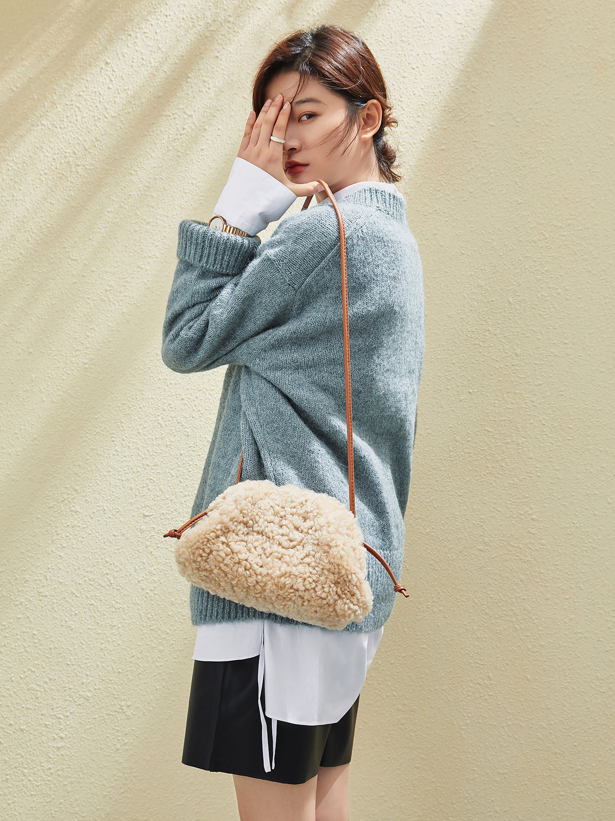 Cream Lambswool Dumpling Shoulder Bag – Fluffy Shearling Crossbody with Adjustable Leather Straps-4