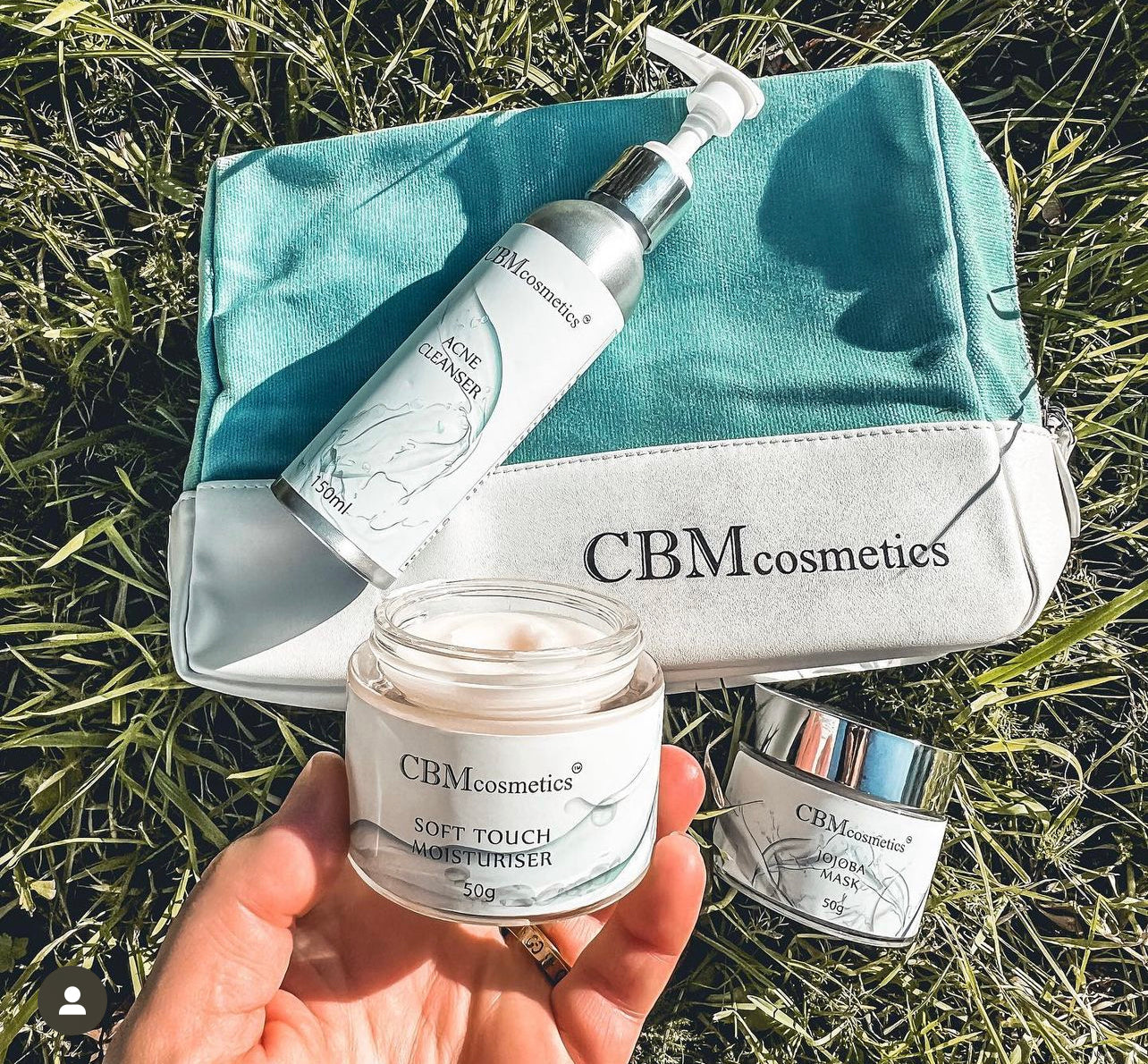 Essential Wash Bag - Vlue £40