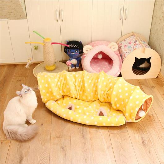 Soft cat tunnel with removable velvety mat, cozy cat bed by Woof & Meow, featuring a tunnel design perfect for cats to play and rest.