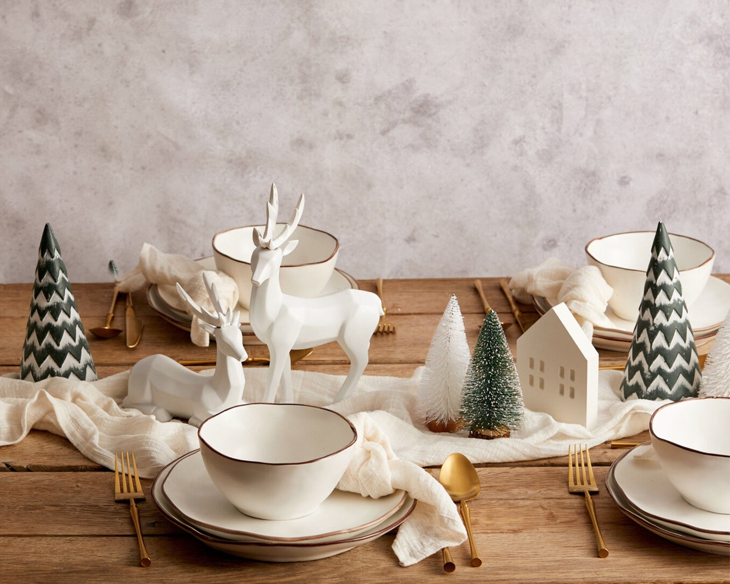 Wooden Snowed Christmas Tree-2