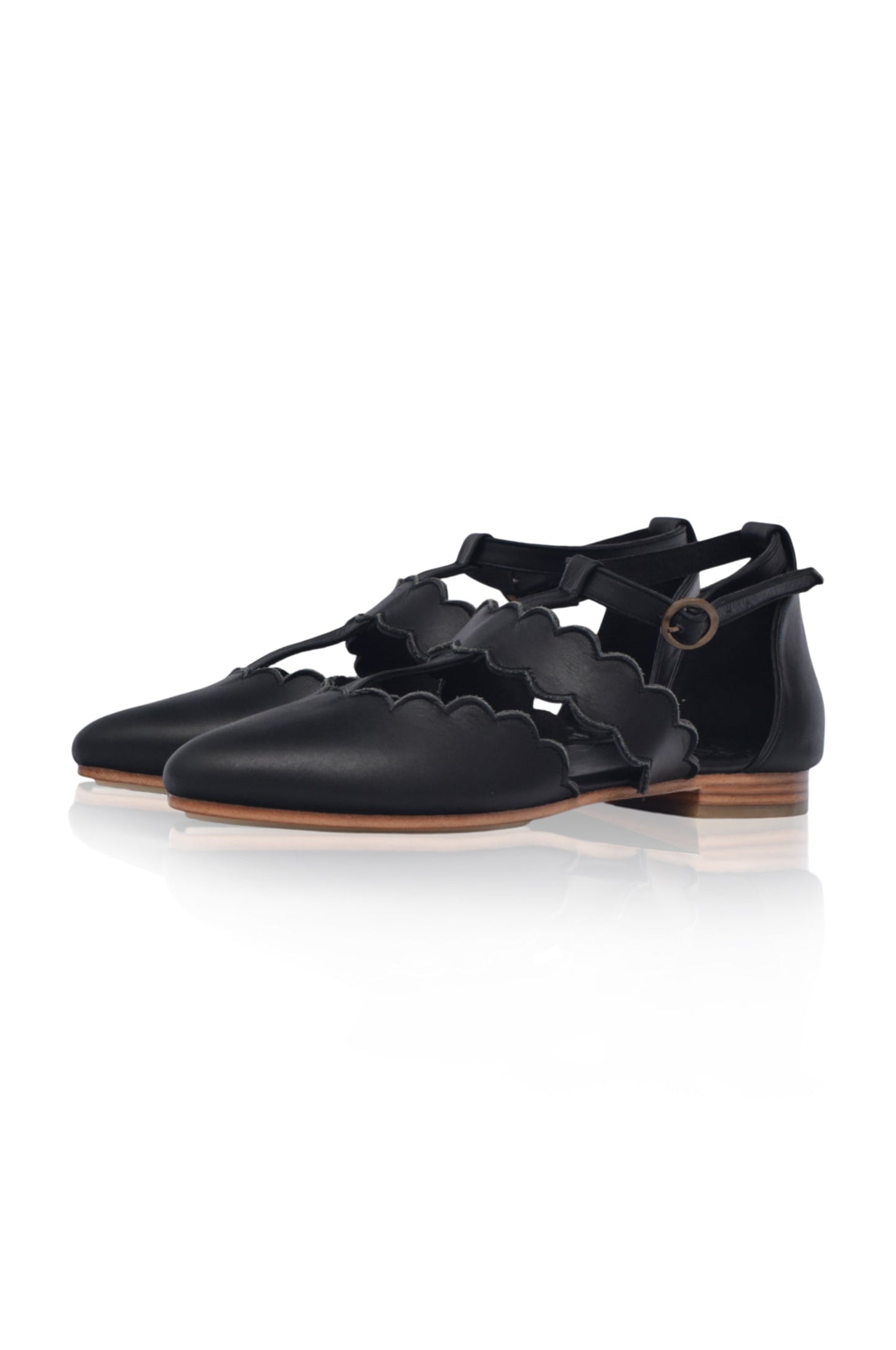 Gardenia Scalloped Pointed Toe Flats-3