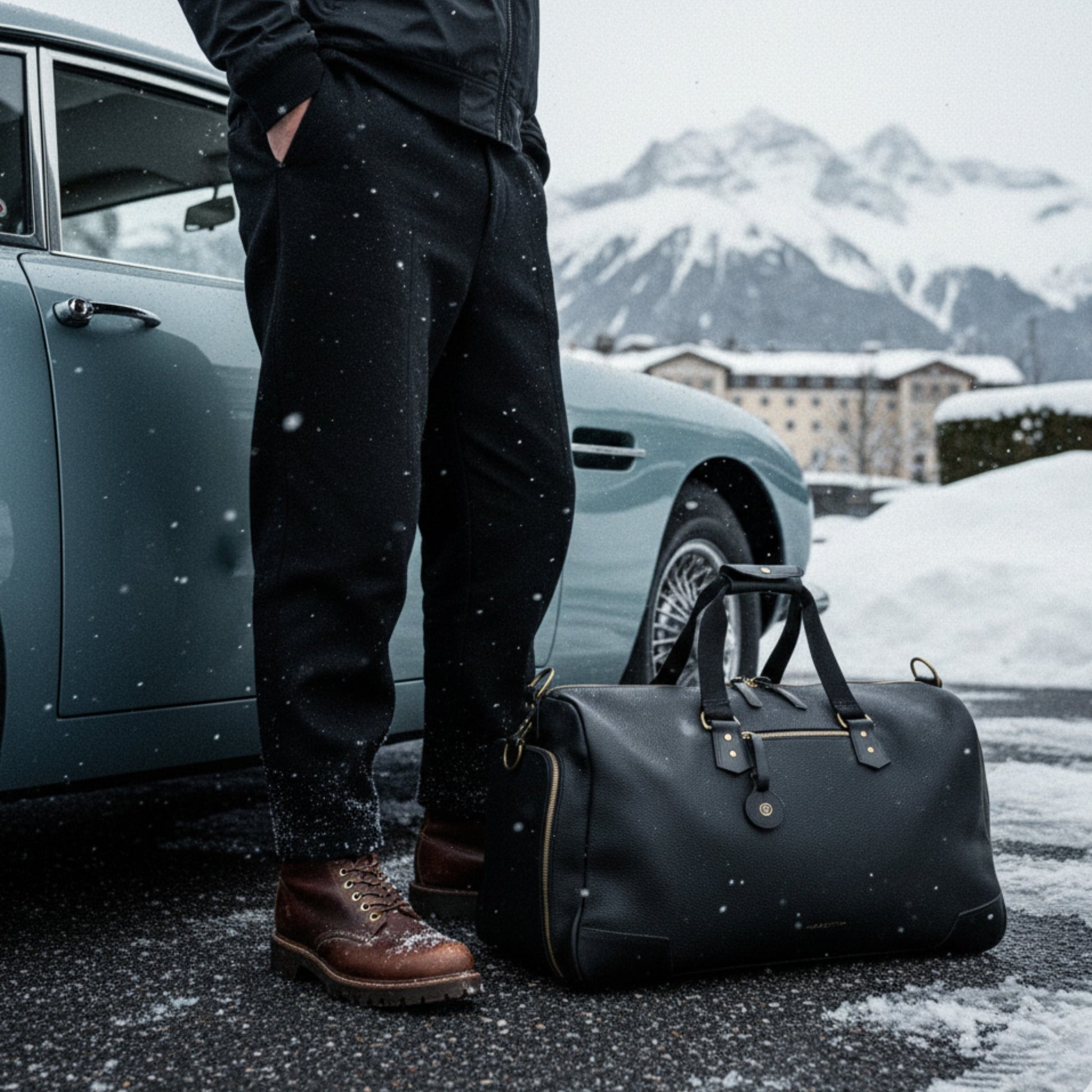 Ultimate Apple Tech Leather Weekender Bag-1