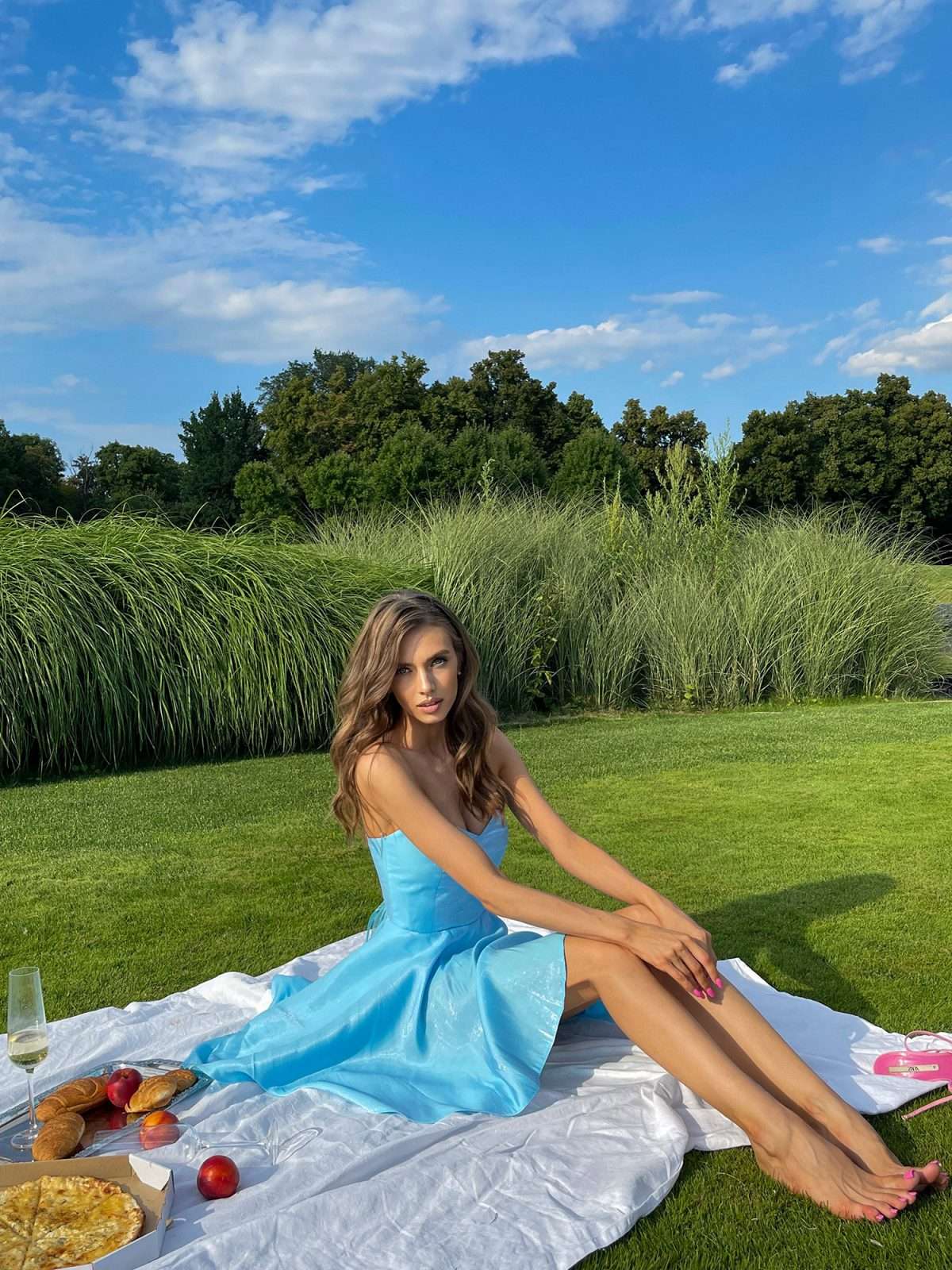 Chic Shoulder Bliss Short Dress with Circle Skirt and Corset Detail