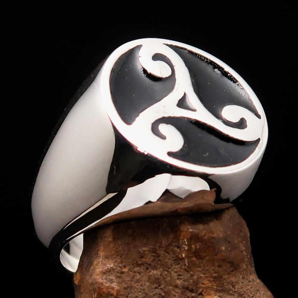 Perfectly crafted Men's Celtic Triade Ring Black Triskele - Sterling Silver-0