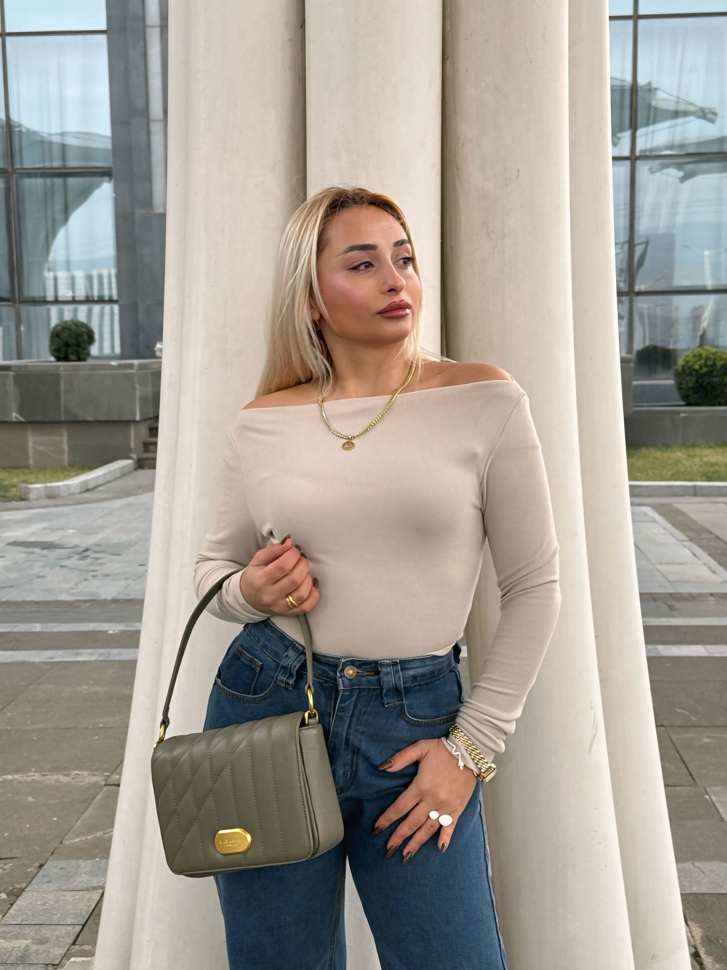 Iris Shoulder Bag in Green-1