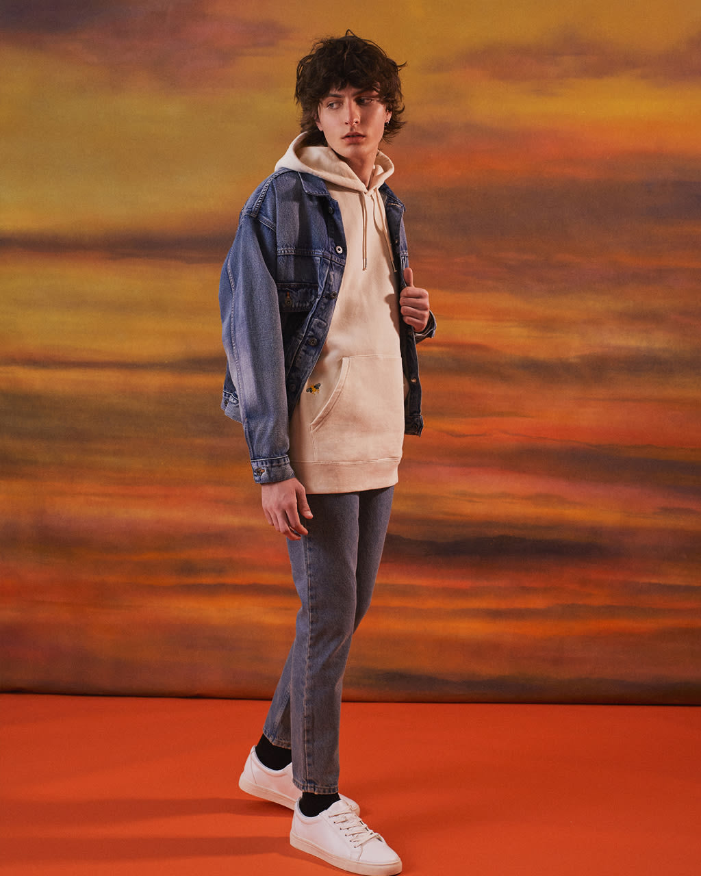 Bee Embroidered Hoodie Ecru Men-2