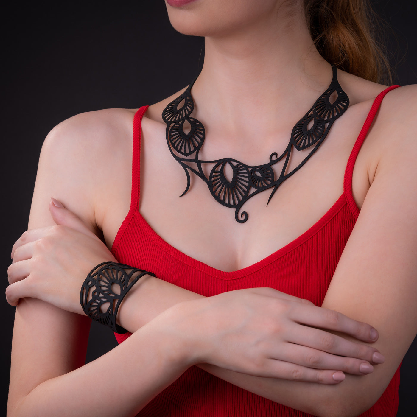 Leaf Art Nouveau Inner Tube Necklace-2