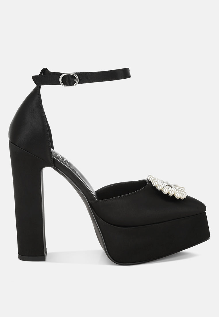 Maeissa Pearls Brooch Detail Platform Block Heel Sandals