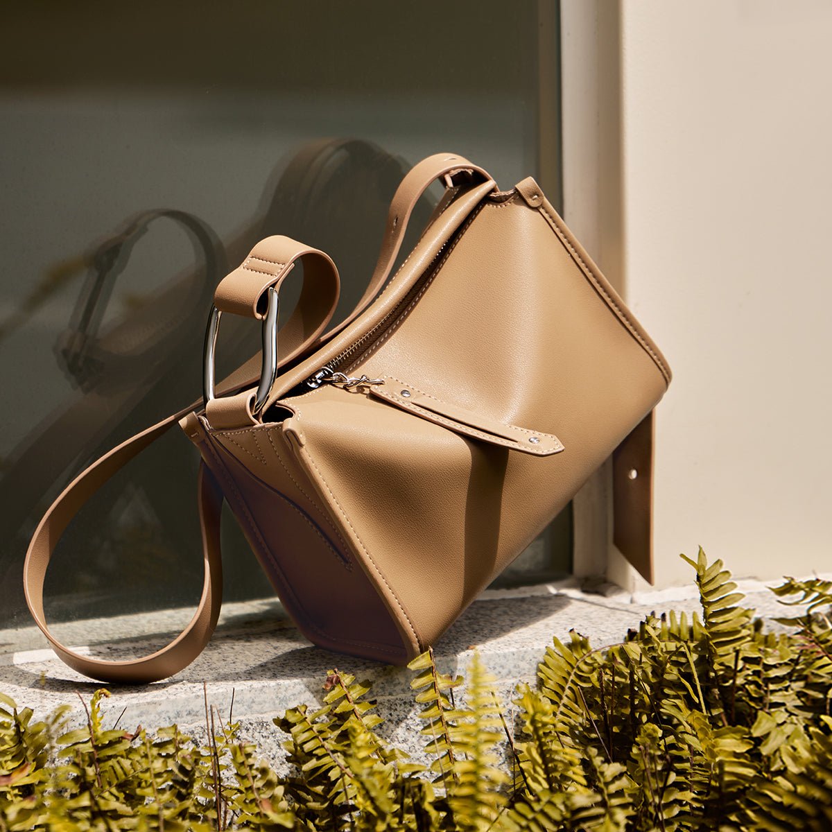 Classic Grace Leather Shoulder Bag-2