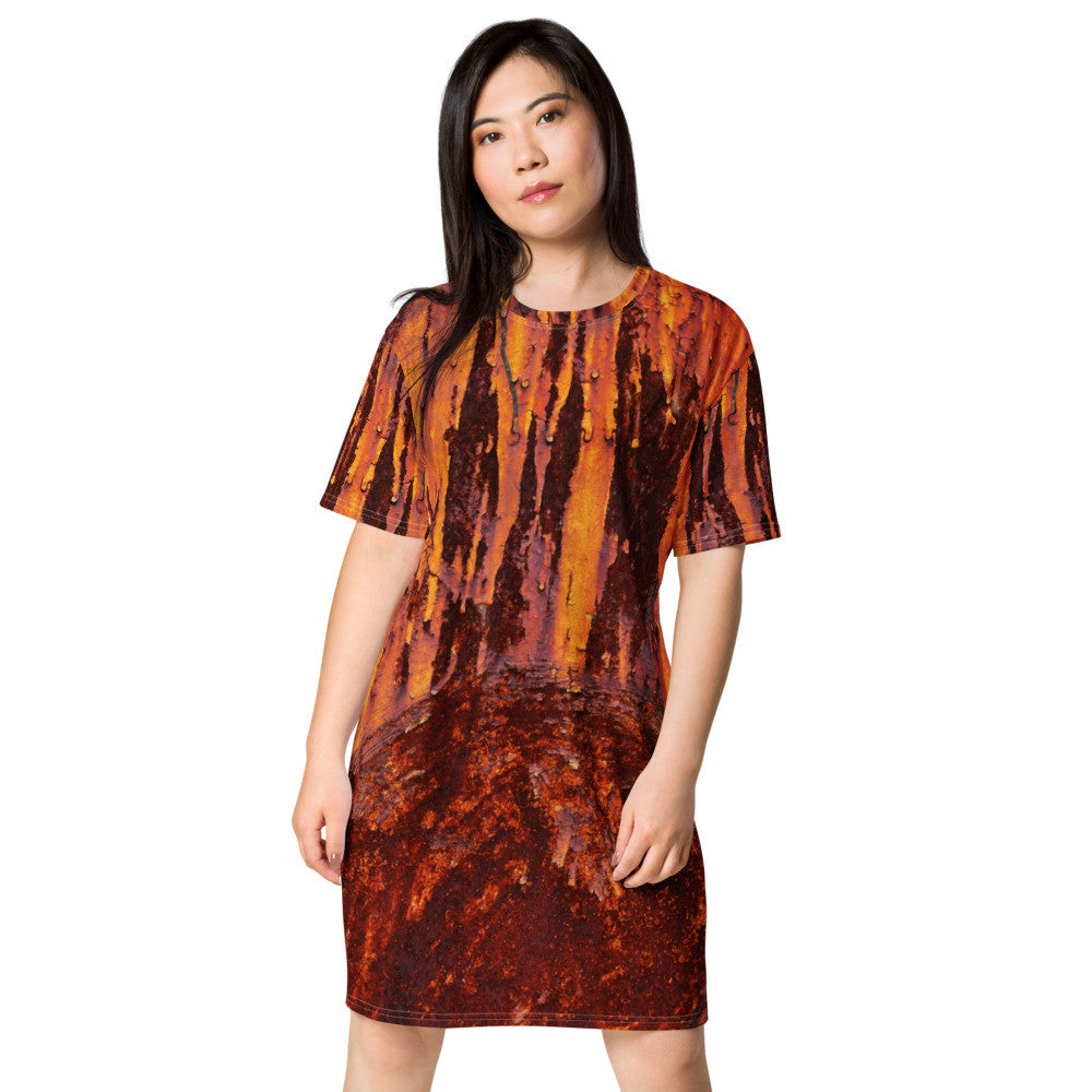 Clochard Grunge T-shirt dress in rust and brown weathered texture, printed over the whole dress.