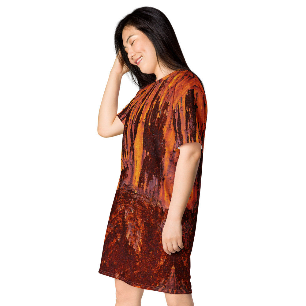 Clochard Grunge T-shirt dress in rust and brown weathered texture, printed over the whole dress.