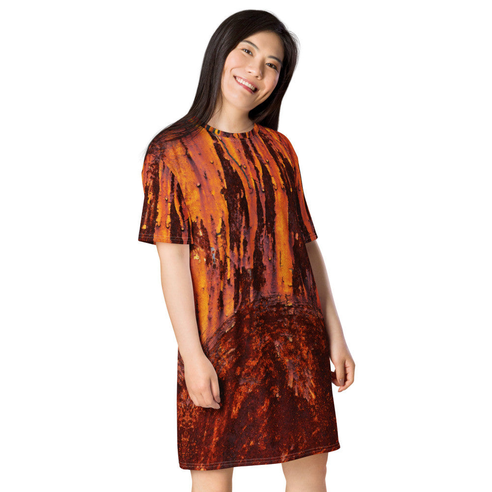 Clochard Grunge T-shirt dress in rust and brown weathered texture, printed over the whole dress.