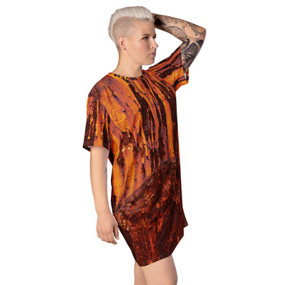 Clochard Grunge T-shirt dress in rust and brown weathered texture, printed over the whole dress.
