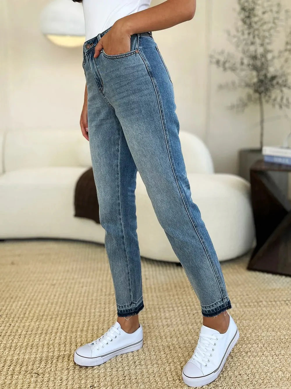 Judy Blue Full Size Mid Rise Rigid Magic Release Hem Jeans-4