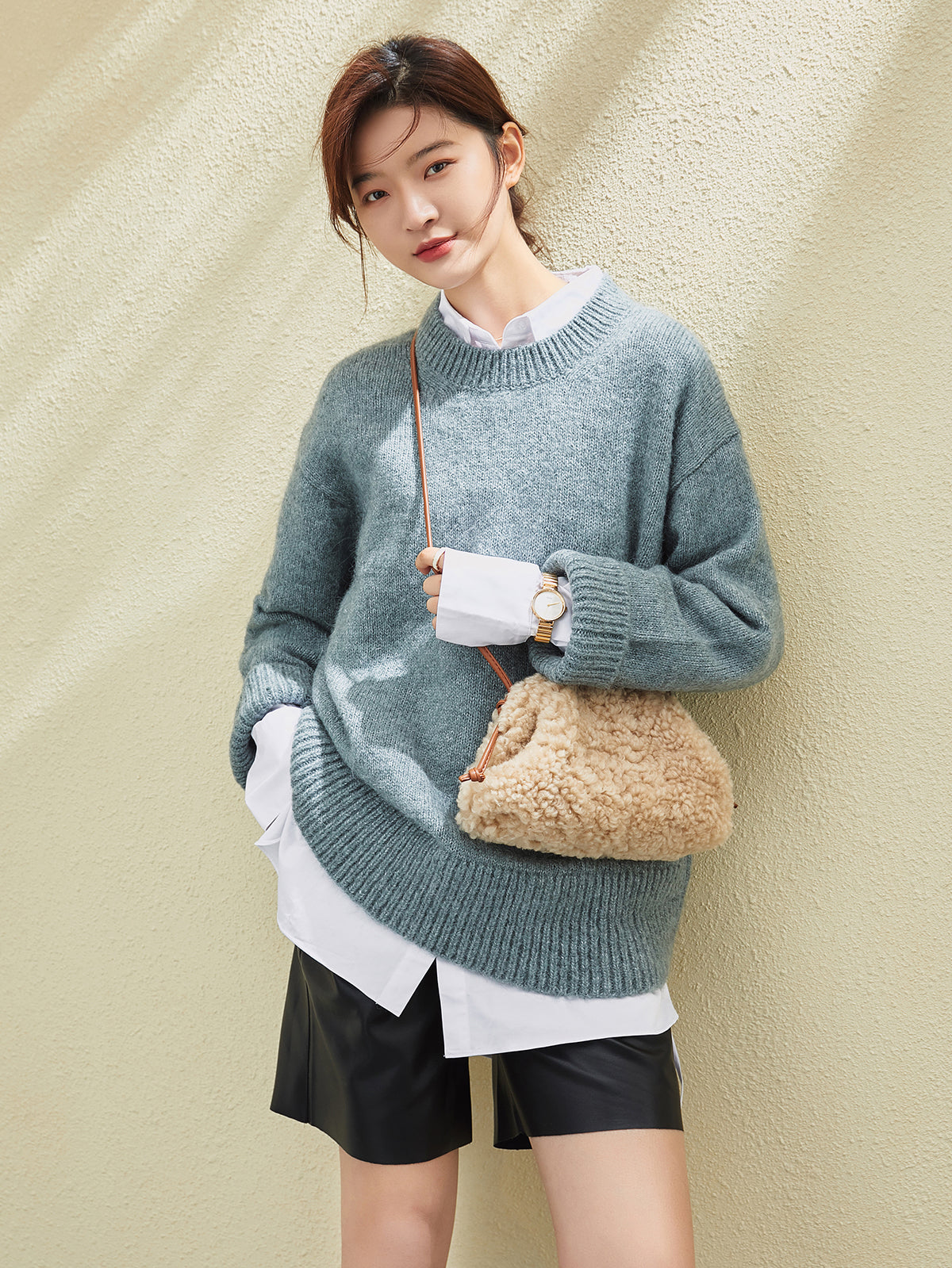 Cream Lambswool Dumpling Shoulder Bag – Fluffy Shearling Crossbody with Adjustable Leather Straps-3