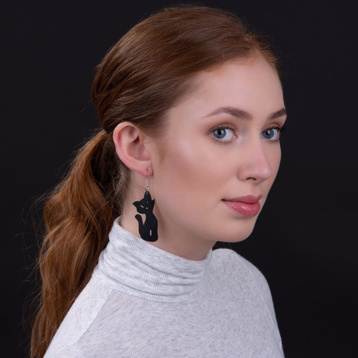 Poppy Recycled Rubber Cat Earrings-2